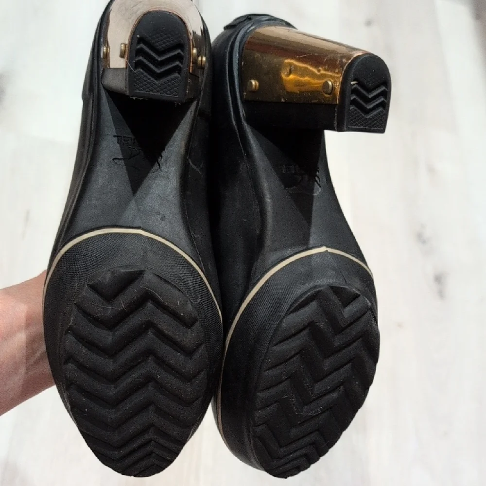 Sorel Women's Black and Tan Heeled Boots - Picture 10 of 10